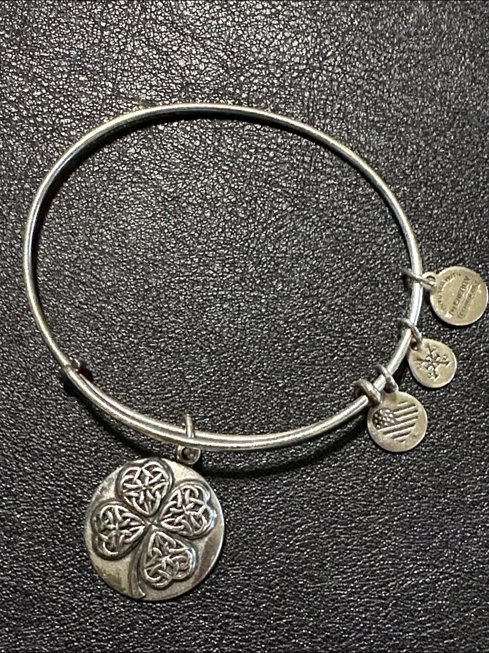 2016 Alex and Ani Silver Tone Four Leaf Clover Charm Bangle Bracelet